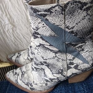 Matisse snakeskin lightning ⚡ boots